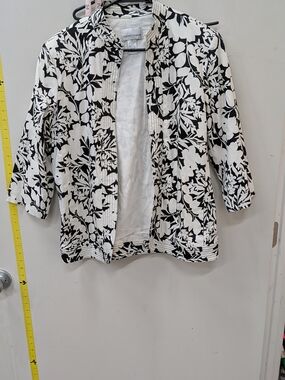 Black & White Floral Open-Front Jacket